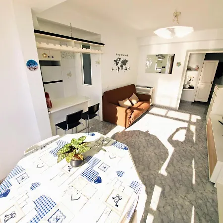 Apartment Sea Breeze
