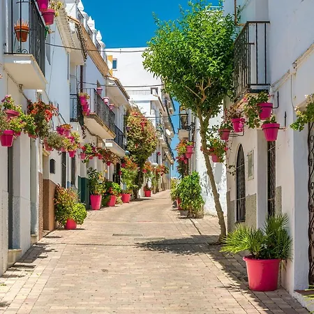 Sea Breeze Apartment *